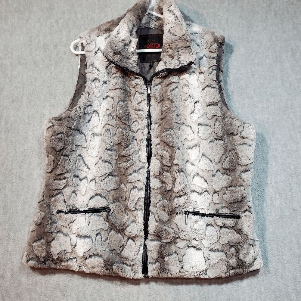 Yoki Faux Fur Vest in Gray and White